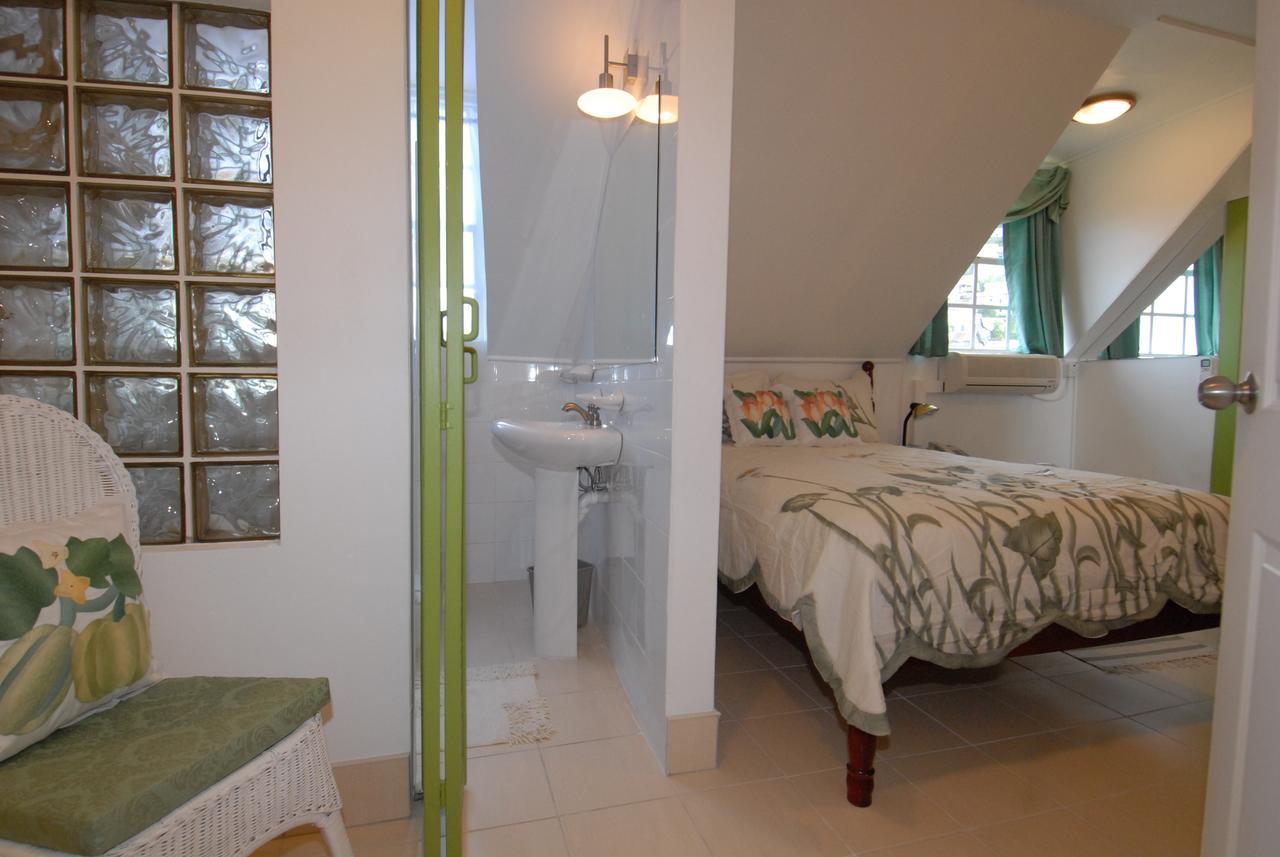 Deyna'S City Inn St. George's Ngoại thất bức ảnh