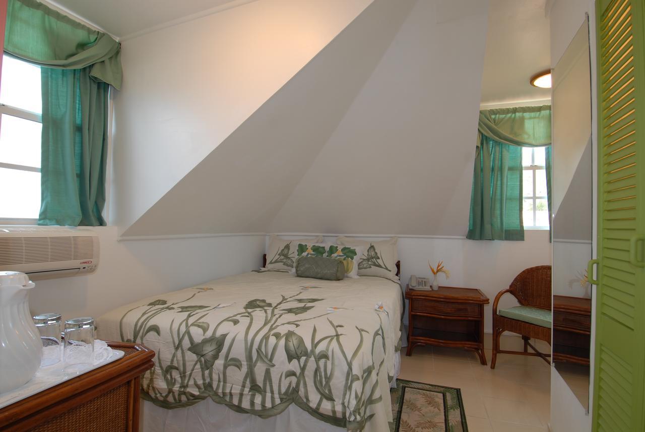 Deyna'S City Inn St. George's Ngoại thất bức ảnh